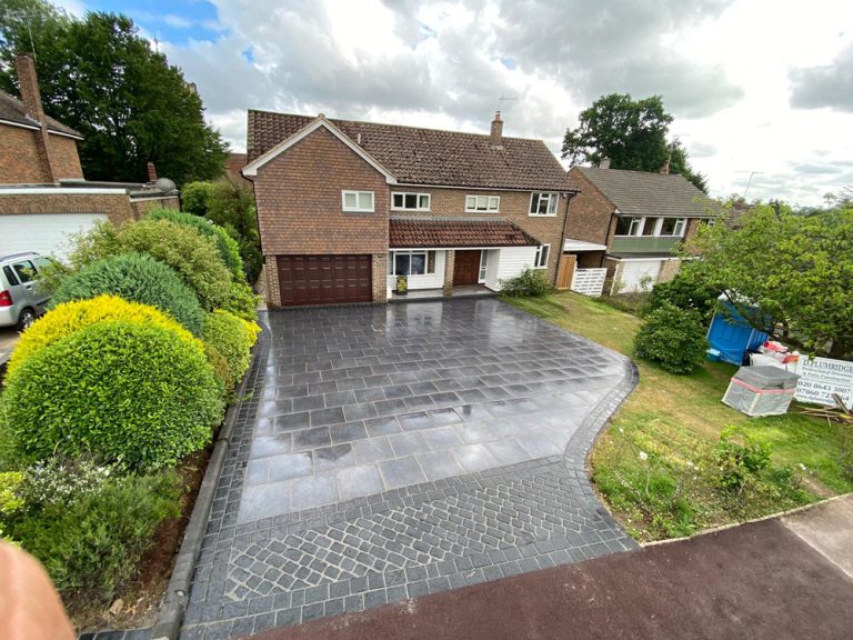 Marshalls-Symphony-Porcelain-Driveway-in-Oxted-16.jpg